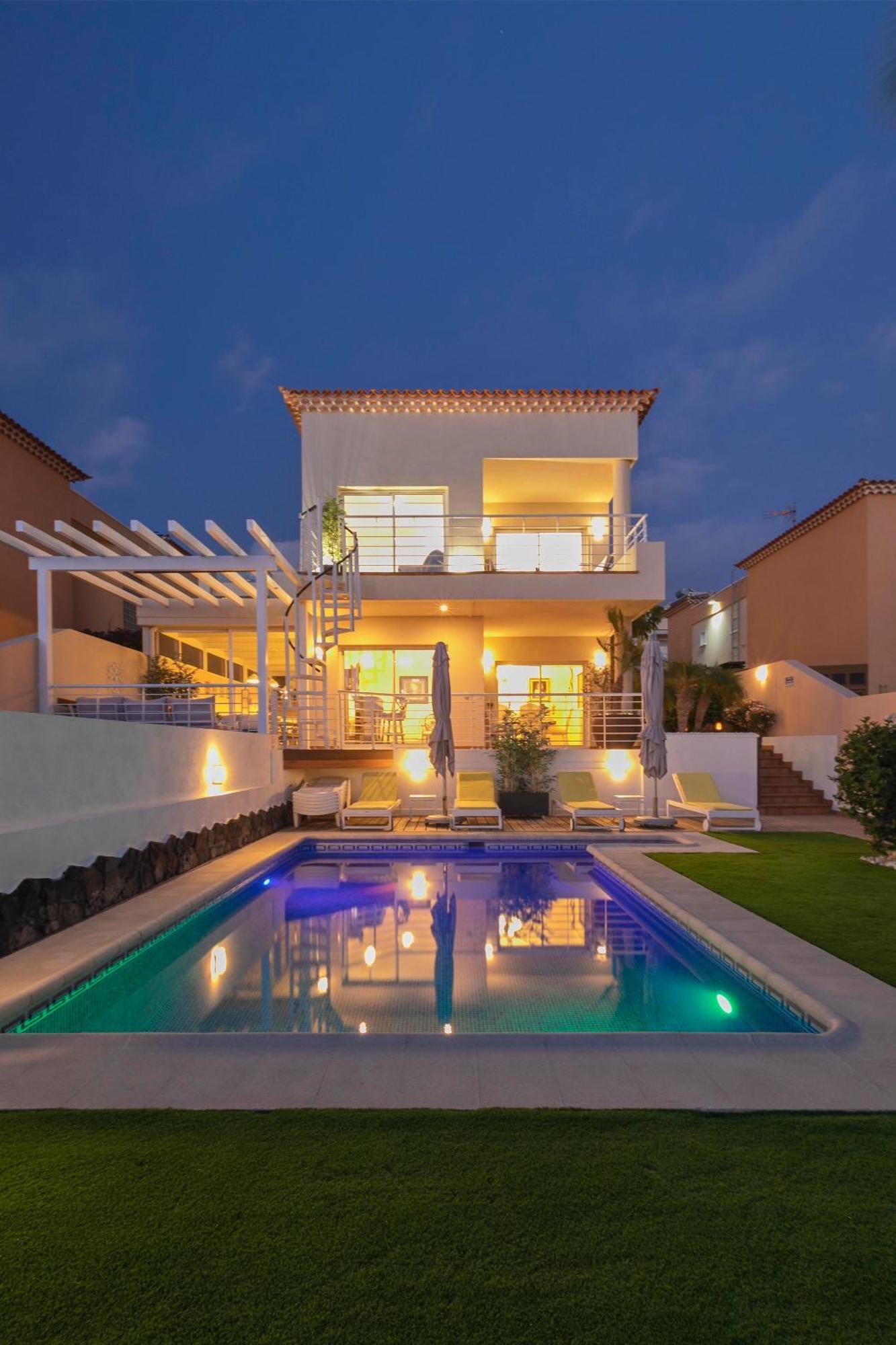 My Island Escape - Sea Views - Private Pool, Sauna بويرتو دي سانتياغو المظهر الخارجي الصورة