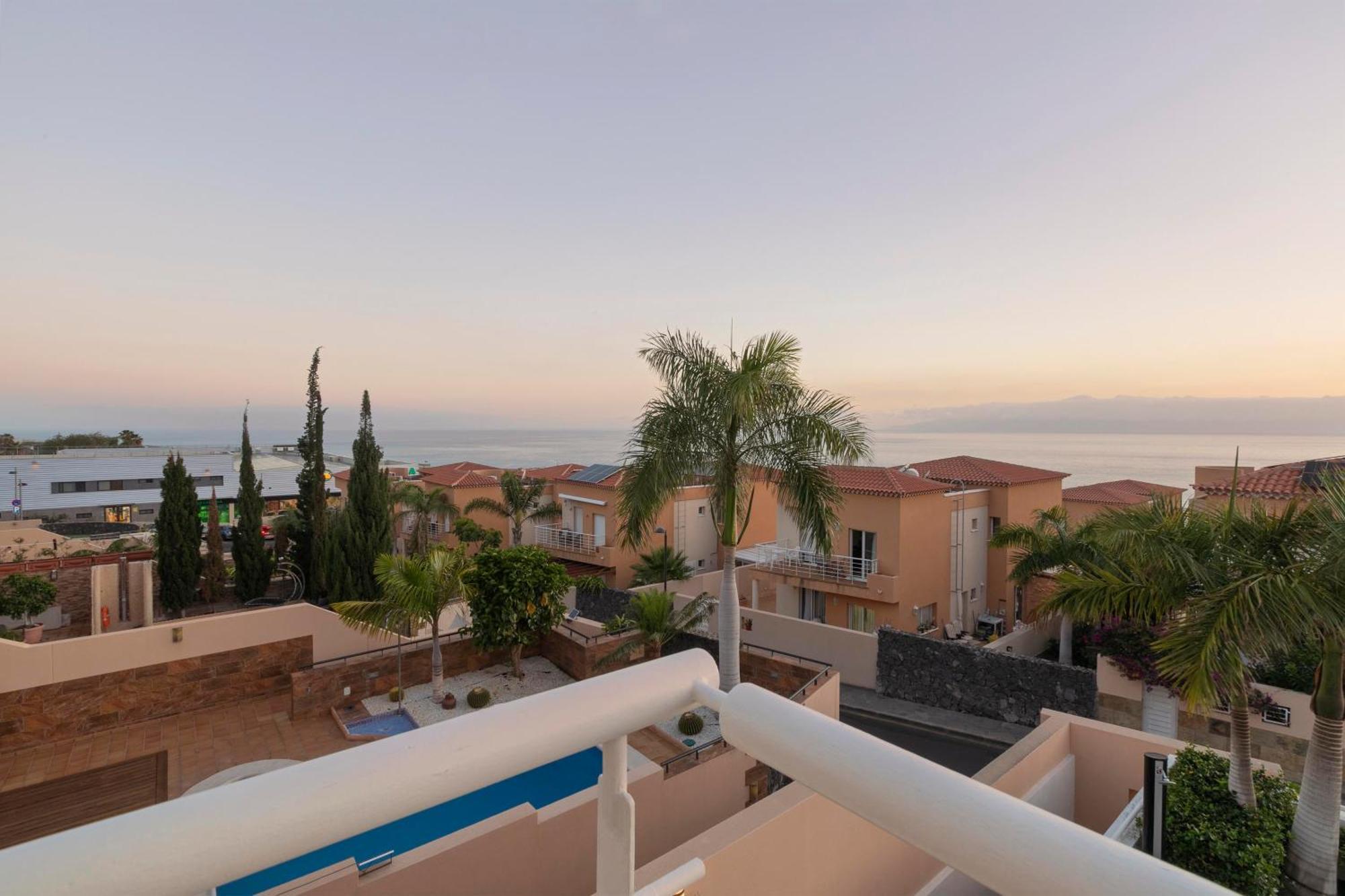 My Island Escape - Sea Views - Private Pool, Sauna بويرتو دي سانتياغو المظهر الخارجي الصورة