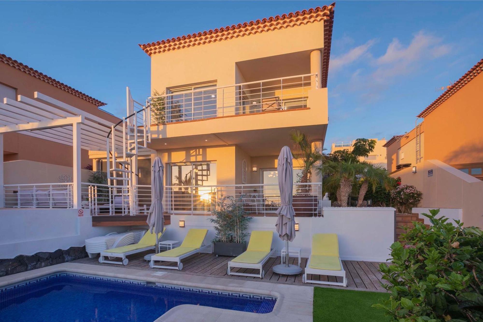 My Island Escape - Sea Views - Private Pool, Sauna بويرتو دي سانتياغو المظهر الخارجي الصورة